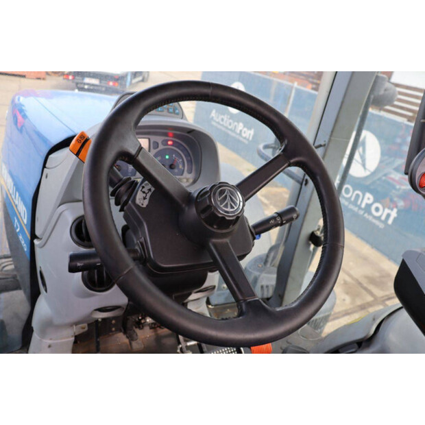 New Holland T7.220-46700910