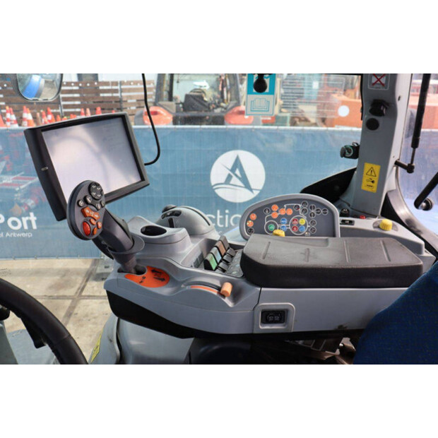 New Holland T7.220-46700912