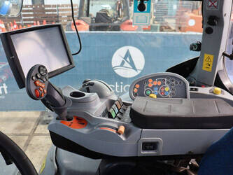 new-holland-t7-220-46700912