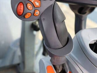 new-holland-t7-220-46700914