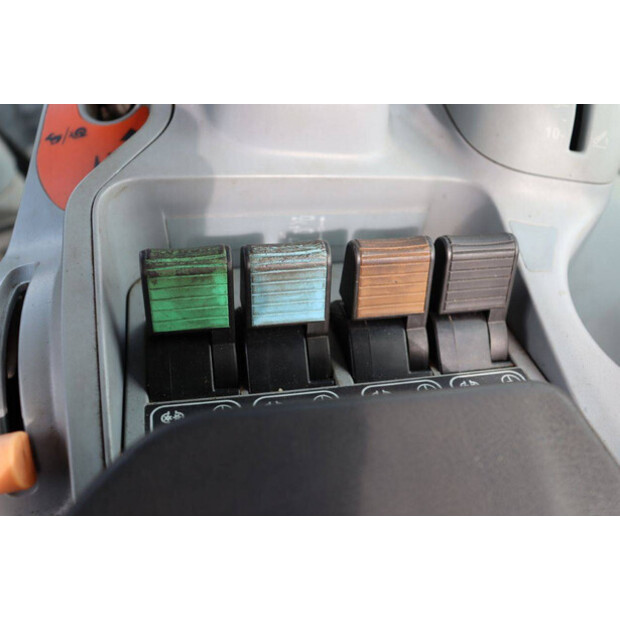 New Holland T7.220-46700915