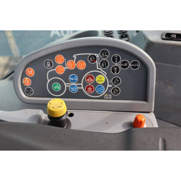 New Holland T7.220-46700916