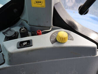 new-holland-t7-220-46700918