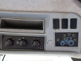 new-holland-t7-220-46700923