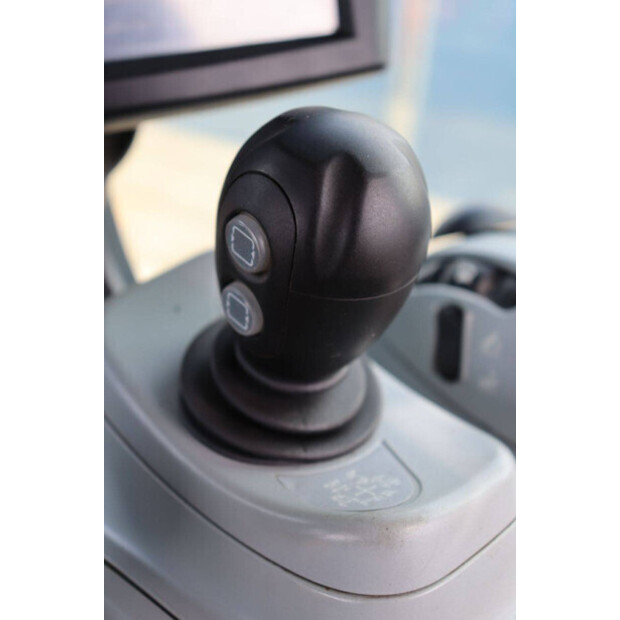 نيو هولاند T7.270AC-46700977