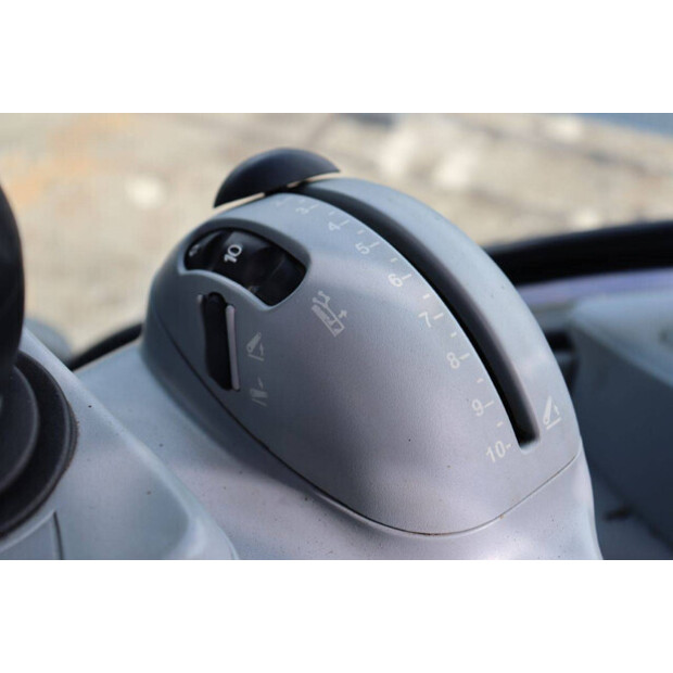 نيو هولاند T7.270AC-46700978