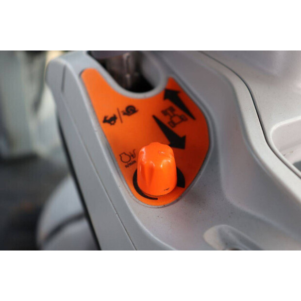 نيو هولاند T7.270AC-46700979