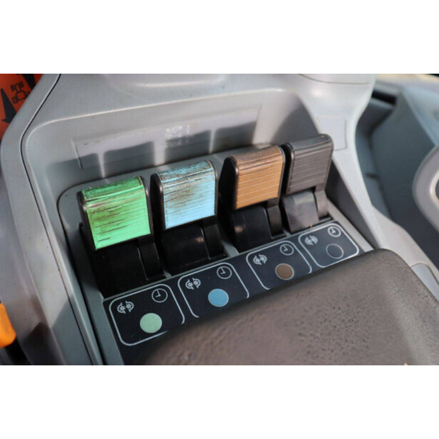 نيو هولاند T7.270AC-46700980