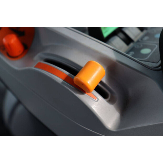 نيو هولاند T7.270AC-46700981