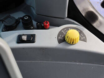 new-holland-t7-270ac-46700984