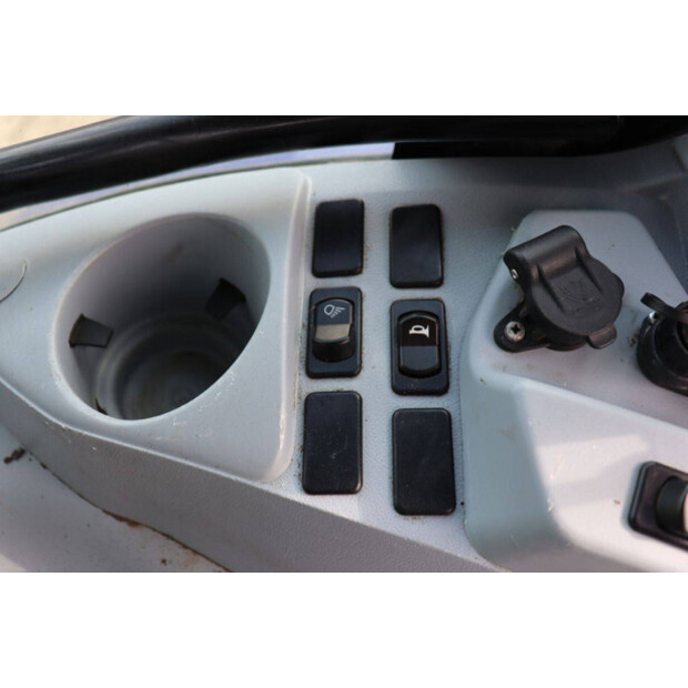 نيو هولاند T7.270AC-46700985