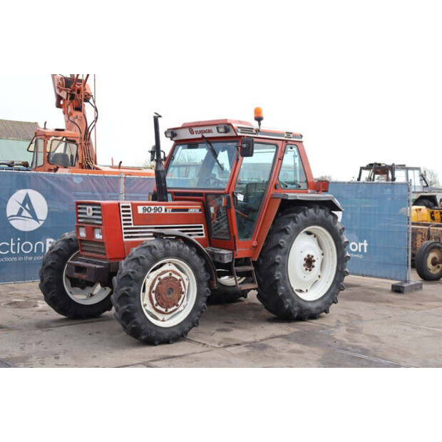 1986 فياتاغري 90-90 DT-46701058