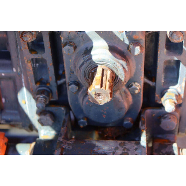 KUBOTA B5000-46702035