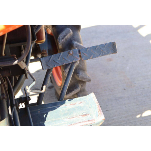 KUBOTA B5000-46702041