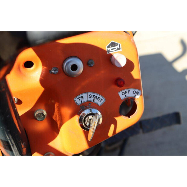 KUBOTA B5000-46702044