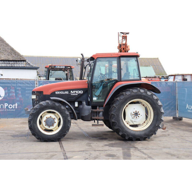 1998 New Holland M100DT-46702264