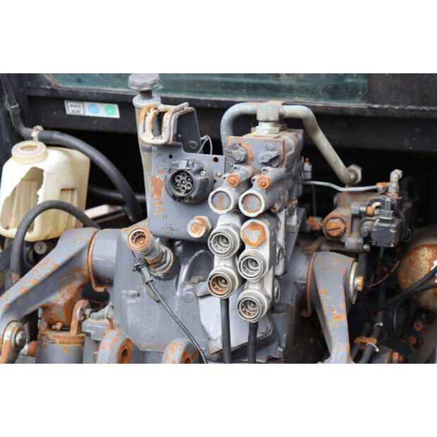 1998 New Holland M100DT-46702285