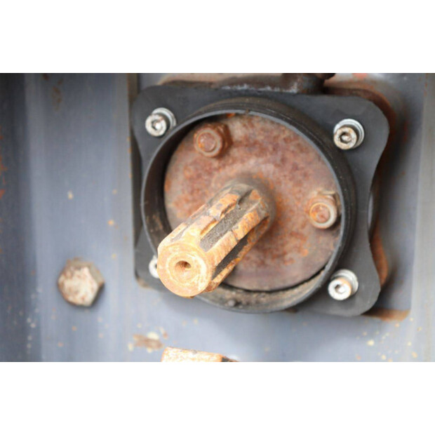 1998 New Holland M100DT-46702286