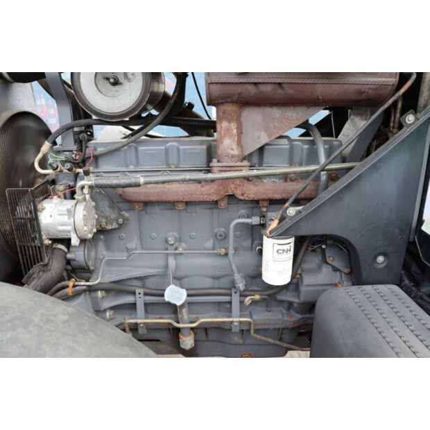 1998 New Holland M100DT-46702288