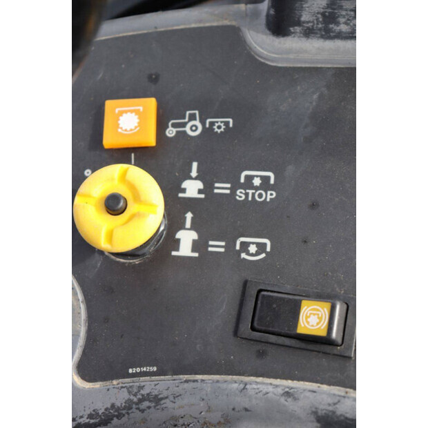 1998 New Holland M100DT-46702299