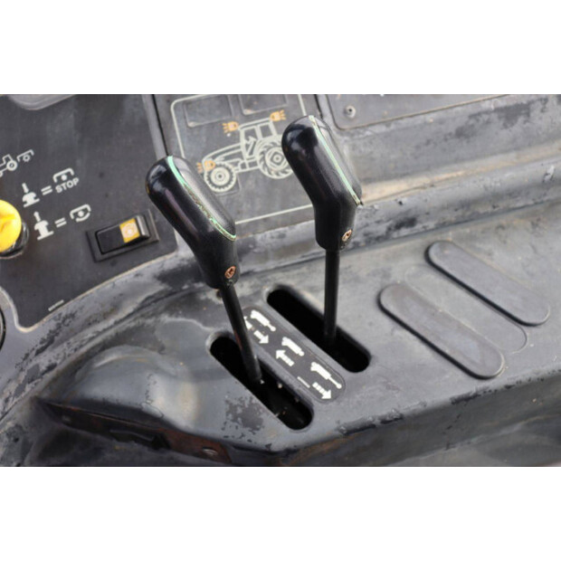 1998 New Holland M100DT-46702300