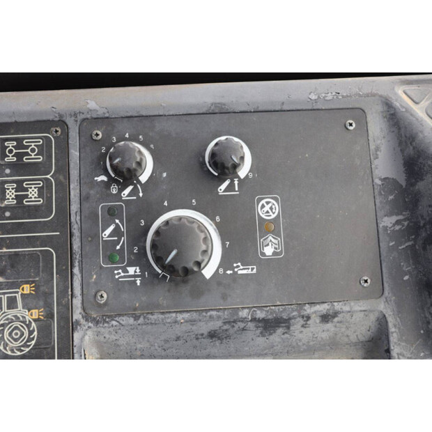 1998 New Holland M100DT-46702304