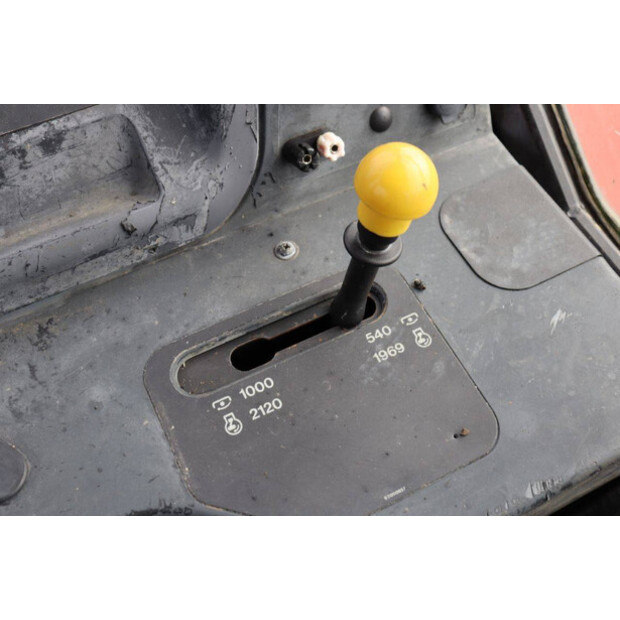 1998 New Holland M100DT-46702305