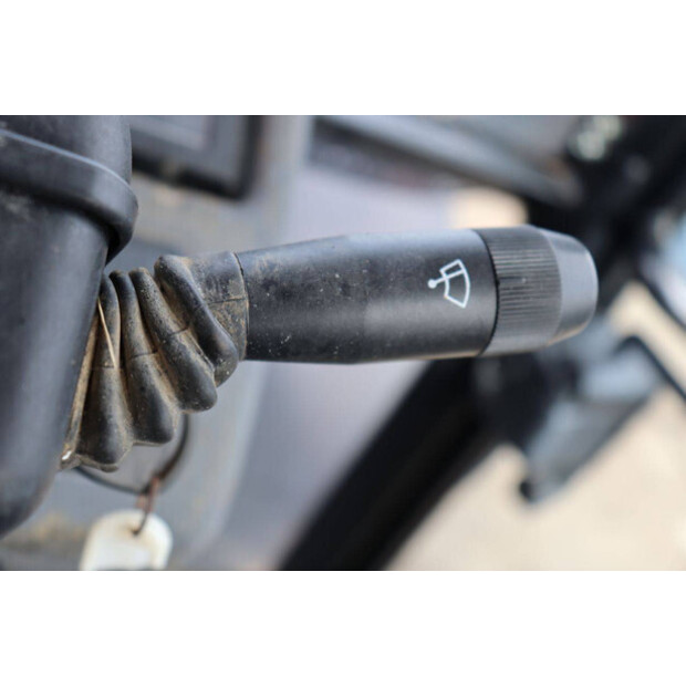 1998 New Holland M100DT-46702314