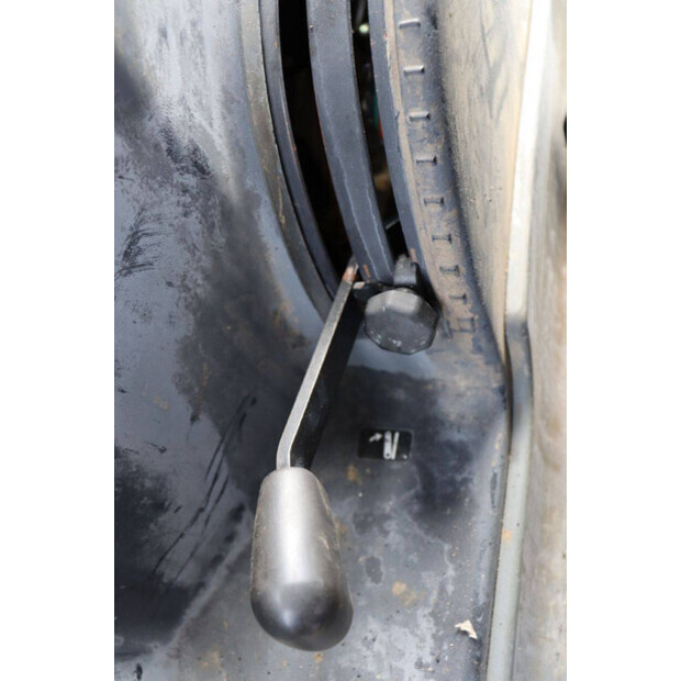 1998 New Holland M100DT-46702315