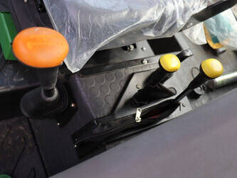 2024-john-deere-5075e-46702549