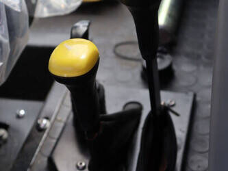 2024-john-deere-5075e-46702551