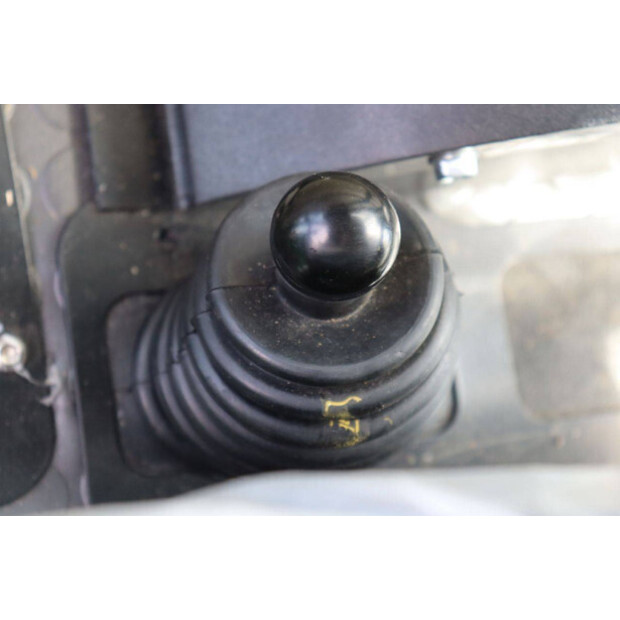 2024 JOHN DEERE 5075E-46702555