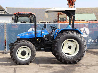 صورة ل تراكتورات زراعية نيو هولاند TT75 للبيع في إيطاليا