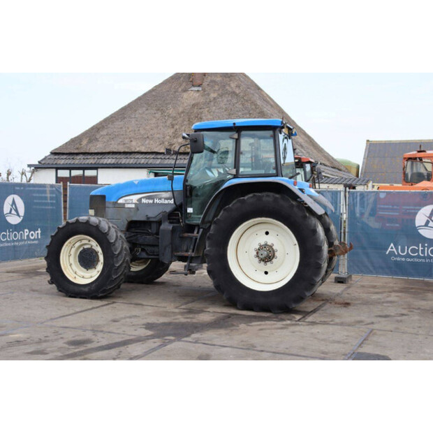 2004 New Holland TM175-46702617