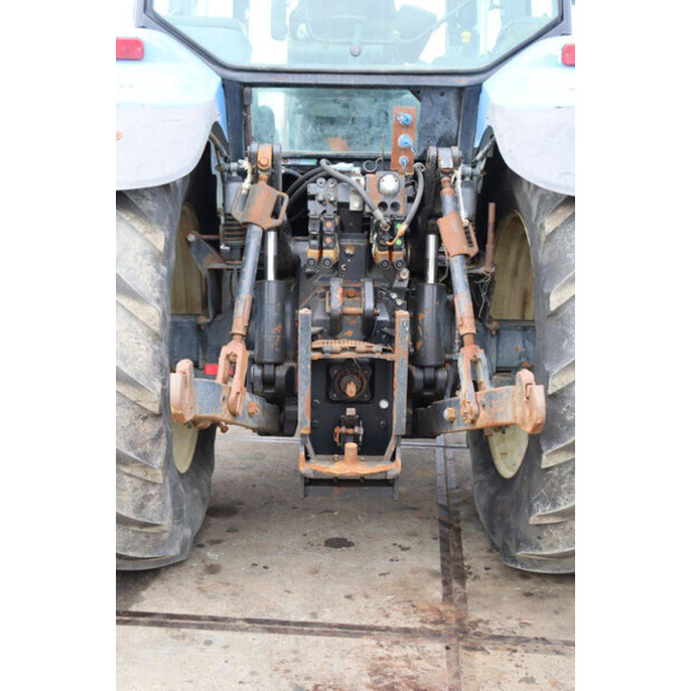 2004 New Holland TM175-46702638