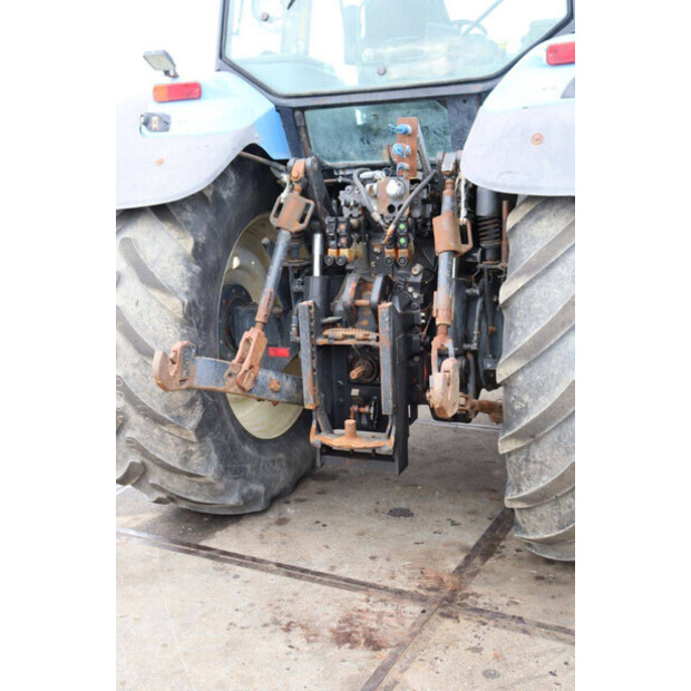 2004 New Holland TM175-46702639