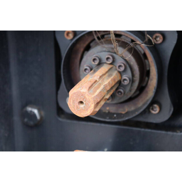 2004 New Holland TM175-46702640