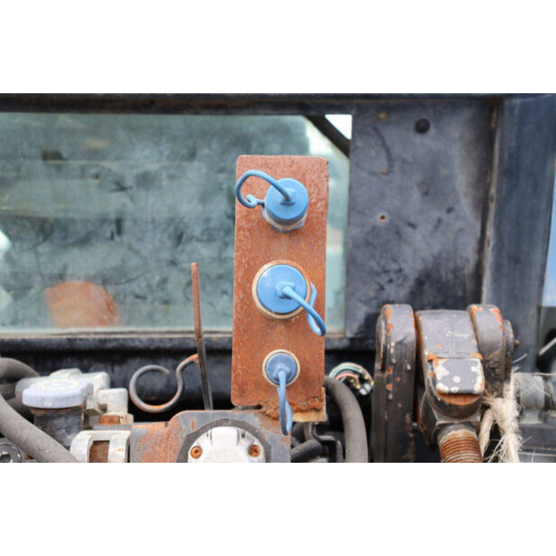 2004 New Holland TM175-46702641