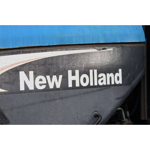 2004 New Holland TM175-46702643