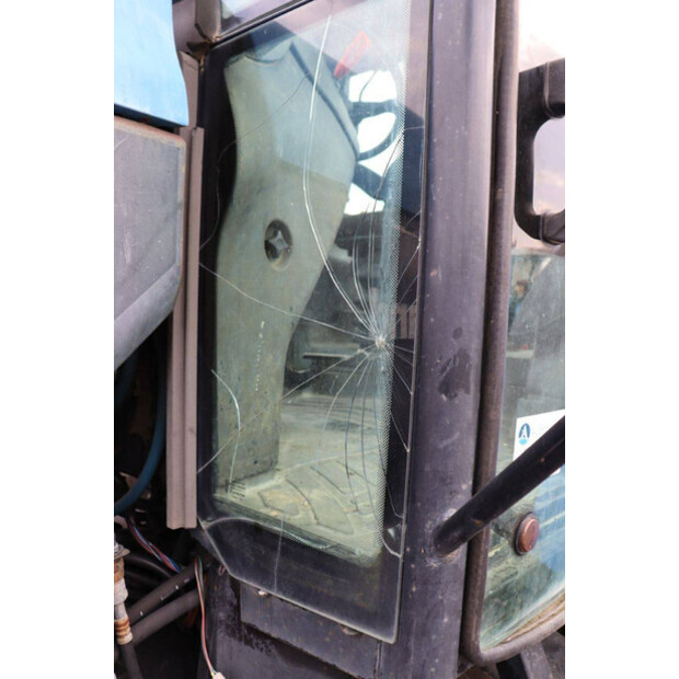 2004 New Holland TM175-46702648