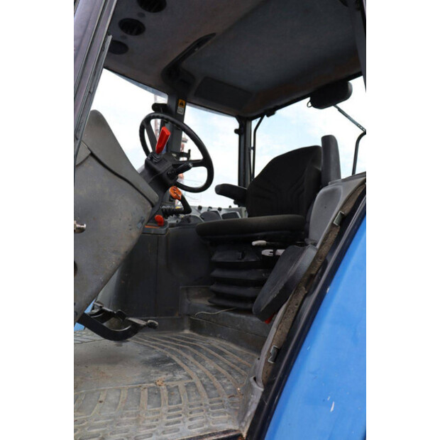 2004 New Holland TM175-46702649