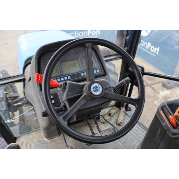 2004 New Holland TM175-46702652