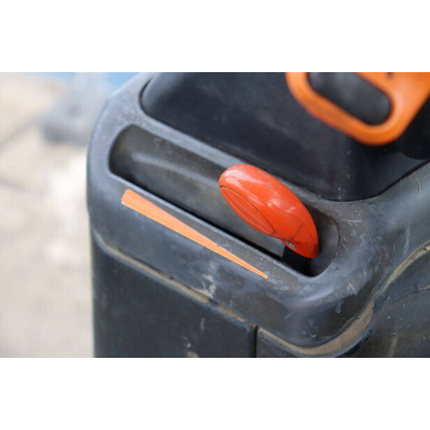 2004 New Holland TM175-46702656