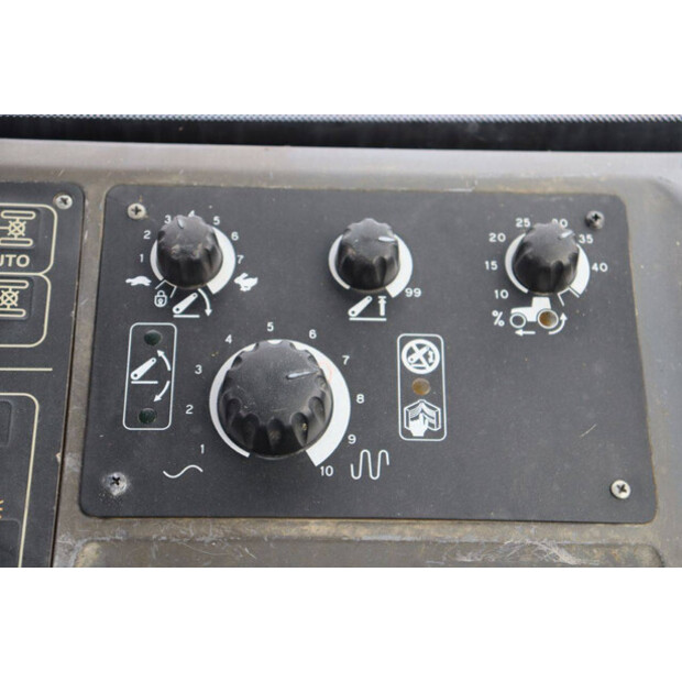 2004 New Holland TM175-46702664