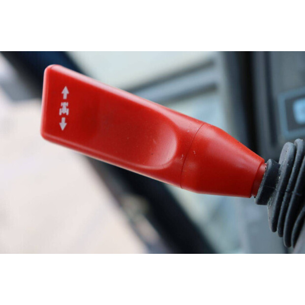 2004 New Holland TM175-46702669