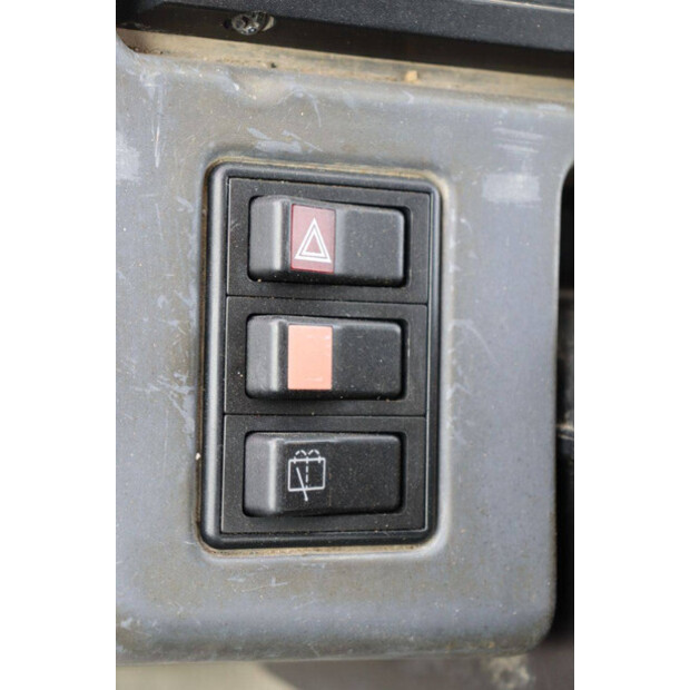 2004 New Holland TM175-46702673