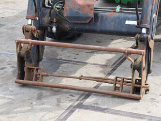 2013-john-deere-6100-46702691