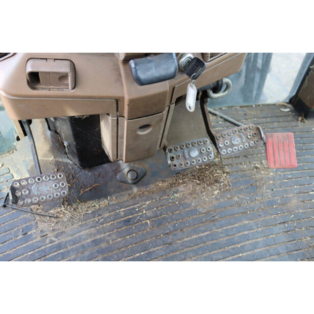 2013 JOHN DEERE 6100-46702711