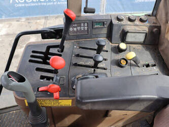 2013-john-deere-6100-46702712