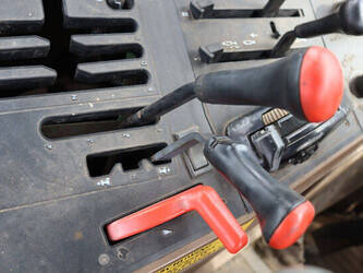 2013-john-deere-6100-46702715